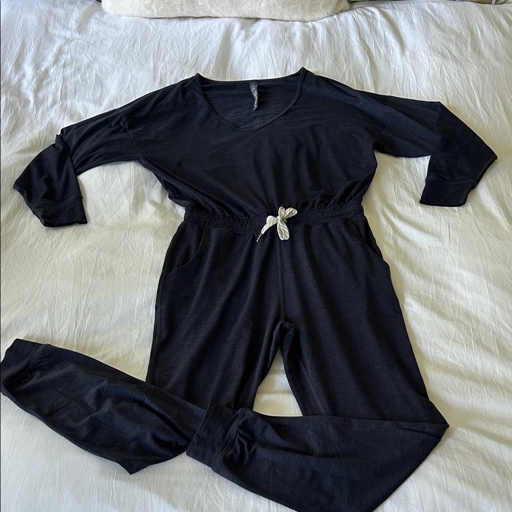 Vuori Navy Jumpsuit size XS - Picture 3 of 6